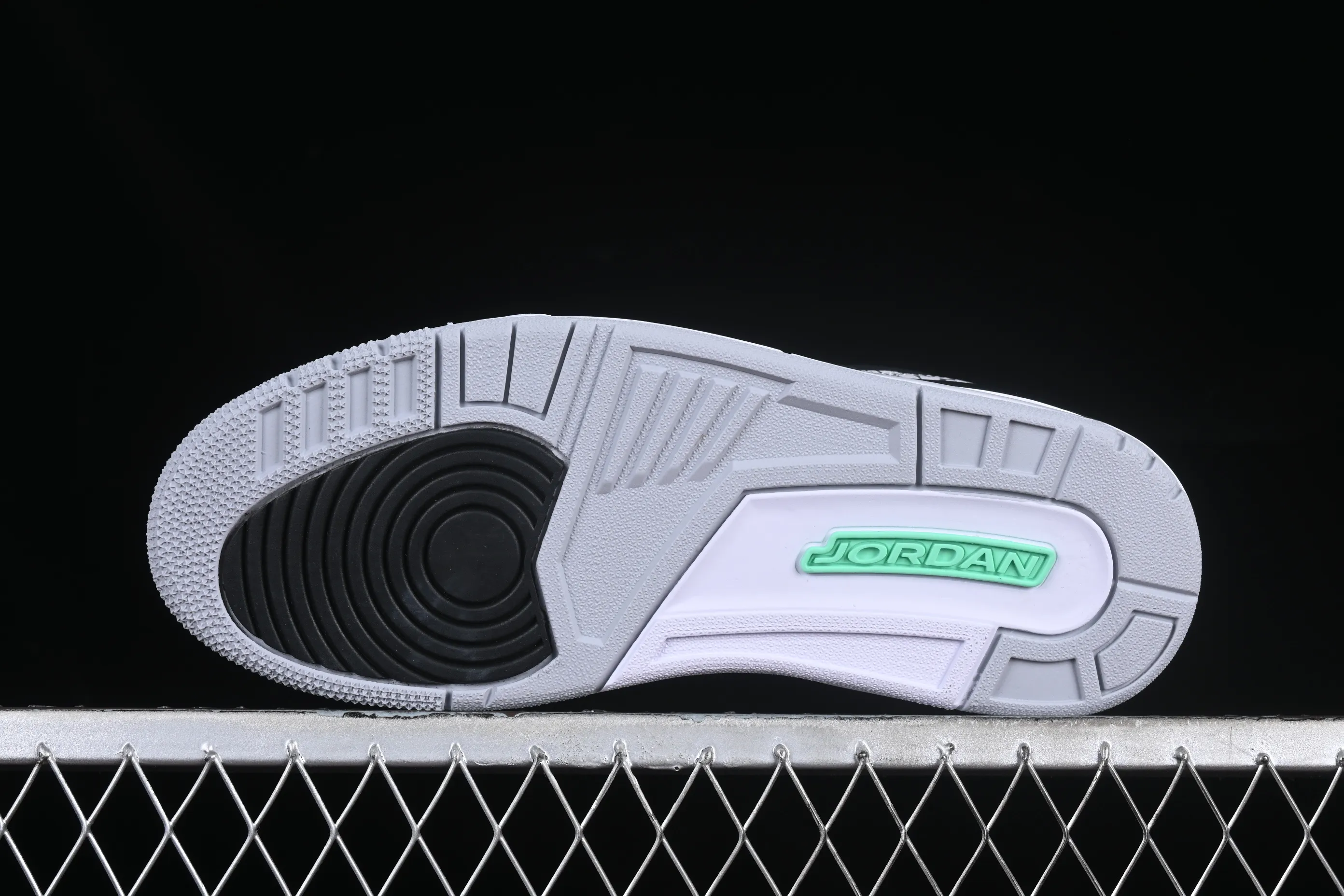 All categories Air Jordan Jordan series basketball shoes Air Jordan 3 Air Jordan 3 "Green Glow" AJ3 Joe 3 black and green full head layer CT8532-031